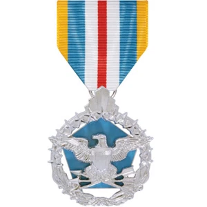 Medalla de Servicio Superior de Defensa Anodizada (DSSM) - Imagen 1 de 4