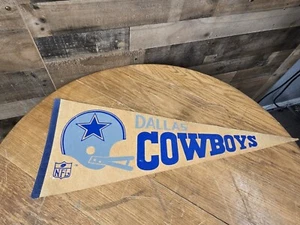 VINTAGE 1970'S NFL Dallas Cowboys.. FOOTBALL FULL SIZE FELT PENNANT - Picture 1 of 6