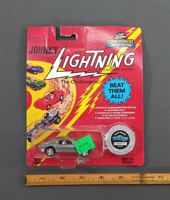 JOHNNY LIGHTNING BEATS THEM ALL CUSTOM MUSTANG SILVER SERIE 6 Foto 1 de 4