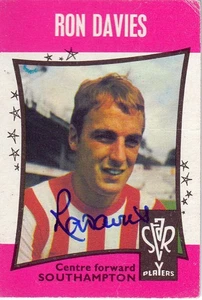 Vintage SIGNED A & BC 1967/68 Trading Card RON DAVIES SOUTHAMPTON - Bild 1 von 1