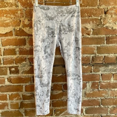 Reebok Women's Floral Geometric Leggings with Pockets Size S - Image 1 of 4