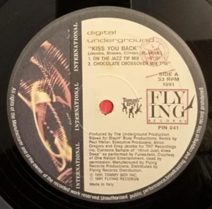 Digital Underground - Kiss You Back - 1991 Flying International‎ Italy - FIN041 - Picture 1 of 3