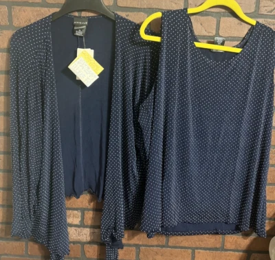 Cárdigan y camiseta sin mangas Citiknits estampado de puntos con corbata frontal 2x Foto 1 de 3