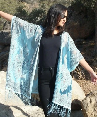 Blusa quimono espanador tecido burnout estampa medalhão bandana paisley transparente azul - Imagem 1 de 3