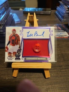 2023 LEAF TRINITY LEONARDO BERNAL PURPLE /10 AUTO PATCH BUTTON CARDINALS - Picture 1 of 2