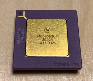 MOTOROLA MC68010R12 CPU CÉRAMIQUE VINTAGE PGA - Photo 1/2