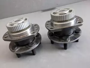 1996-2000 Dodge Caravan Chrysler Town & Country Rear Hub Assembly Pair 512155 - Picture 1 of 11