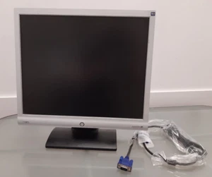 Monitor BenQ G700 4:3 LCD 17″ 1280×1024 HD VGA DVI ET-0005-N + cavo VGA a VGA - Foto 1 di 3