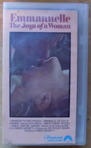 Emmanuelle: Die Freuden einer Frau - geschnittene Box im Plastikkoffer Rarität OOP Kult VHS - Bild 1 von 3