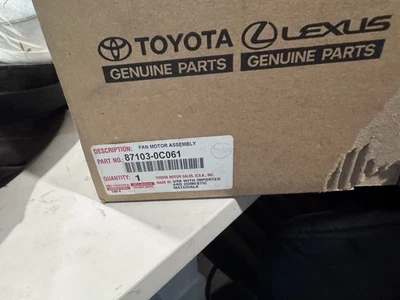 Soplador de subconjunto de motor genuino Toyota 87103-0C061 con ventilador 871030C061 OEM Foto 1 de 4