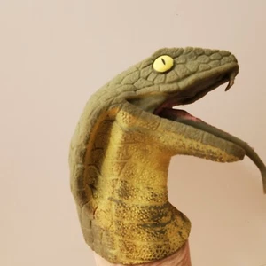 Schylling Serpiente Marioneta de Mano Goma Cobra Realista Año de la Serpiente 6" Verde - Imagen 1 de 9