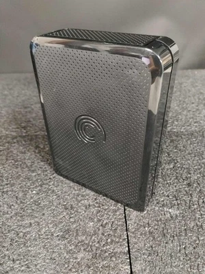 Seagate 9ZQ2N1-500 1TB Black Portable External Hard Drive - Image 1 of 4