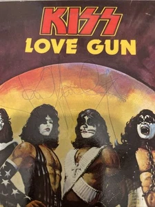 Kiss Love Gun Paul Stanley Signed Vinyl - Picture 1 of 10