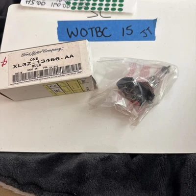 (1) Bombilla antiniebla Ford OEM XL3Z-13466-AA se vende por separado como nueva OEM Foto 1 de 4