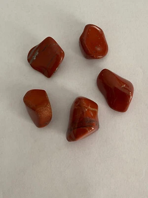 JASPE ROUGE  - Lot de 5 Pierres roulées - 3 à 4 cm et de 16 gr à 39 gr.. - Photo 1/2