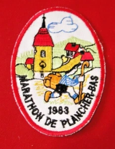Insignia Antiguo Deporte Tela Bordado Marathon Piso Bajo 1983 6cmx9cm - Picture 1 of 2