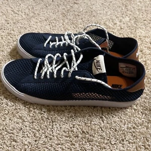 Nike Schuhe Herren 11,5 Blau Tennis Classic AC Mesh Sneaker Freizeit Schnürung Logo - Bild 1 von 6