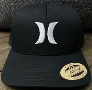 Hurley Icon Solid Trucker Hat / Cap Snapback Black / White Yupoong in Bag - Picture 1 of 4