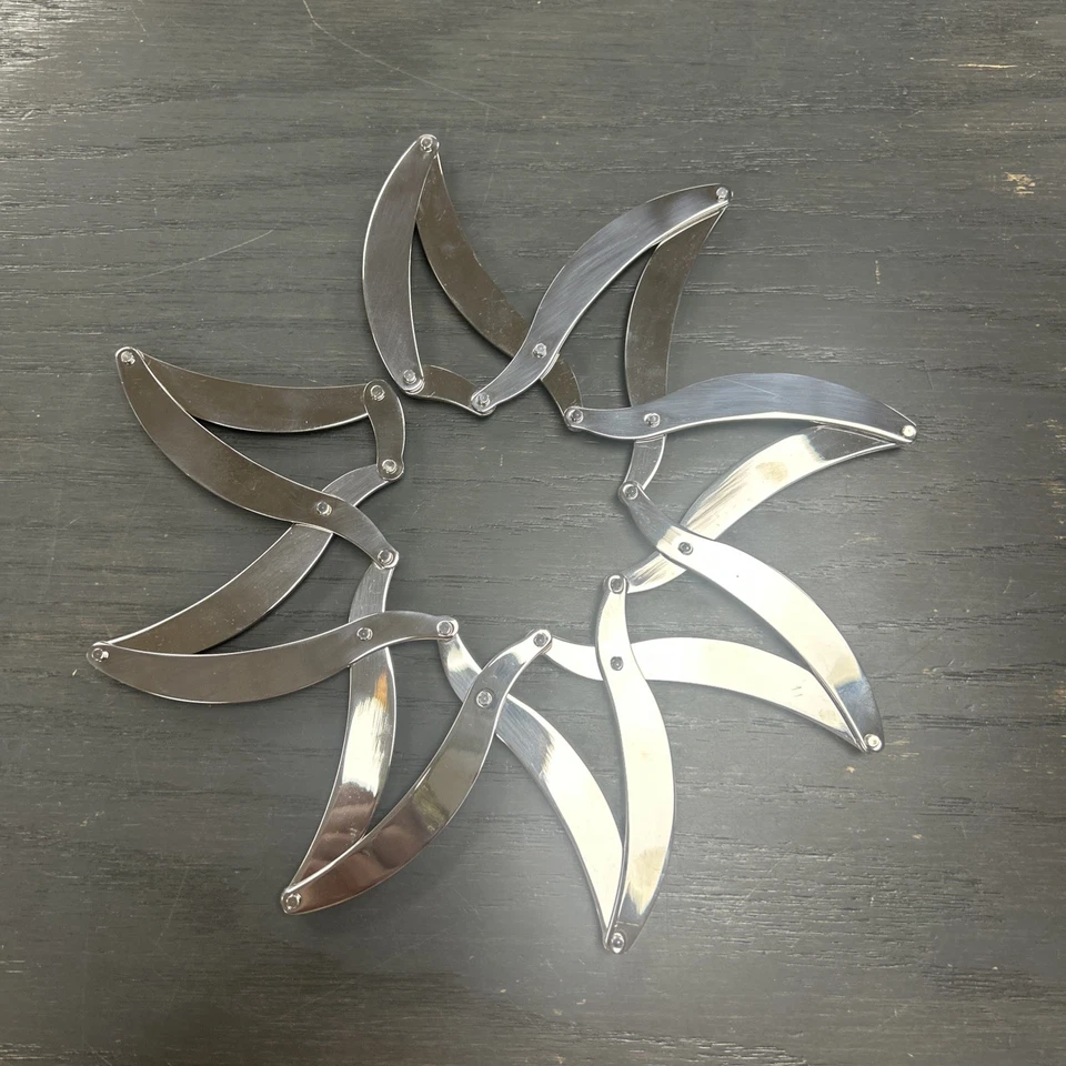 Alessi Augh Expanding Pan-stand DUL01