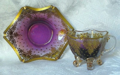 БОГЕМСКИЙ МОЗЕР АМЕТИСТ СТЕКЛА INTAGLIO ОГРАНКИ ПОЗОЛОЧЕННЫЙ МИНИАТЮРНАЯ ЧАШКА И БЛЮДЦЕ - Изображение 1 из 4