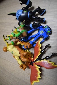 Ben 10 YOU PICK Modellino Cartoon Network Alto 4" Bandai 2011-2012 - Foto 1 di 11