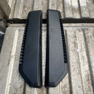 Juego de molduras de pilar 1987-1996 Mitsubishi Mighty Max B L&R cabina regular OEM Foto 1 de 4