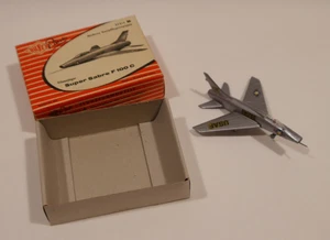 Busch Plastic - Serie B - 303 Düsenjäger Super Sabre F 100C - 1 : 175 - OVP - Picture 1 of 2