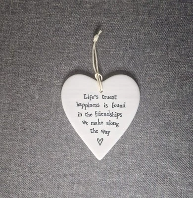 Placa en forma de corazón East of India 'Heart True Happiness' Foto 1 de 2