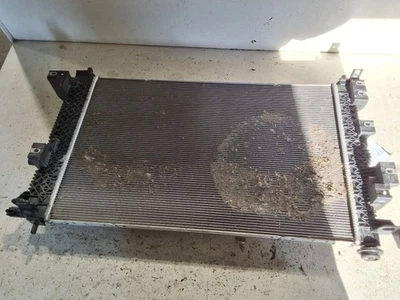 Radiador Buick ENVISION 2016-2018 y 2020 2,0 L Foto 1 de 4