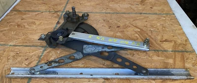 Window Mechanism. RIGHT REAR. Saab 900 4 door Sedan. NON-POWER - Image 1 of 4