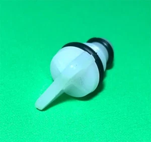 Plug Radiator Drain Cock Fits Toyota 1974 - 81 Corona & 1978 - 84 Cressida - Picture 1 of 1