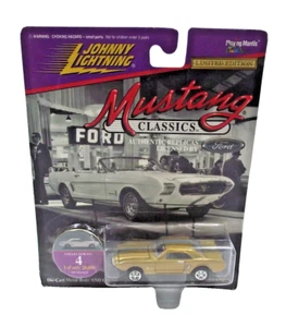 Johnny Lightning Mustang Classics Gold 1963 Mustang II Collector # 4 - Imagen 1 de 5