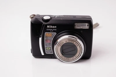 Nikon COOLPIX L1 6.2MP Digital Camera - Black TESTED WORKS  - Image 1 of 4