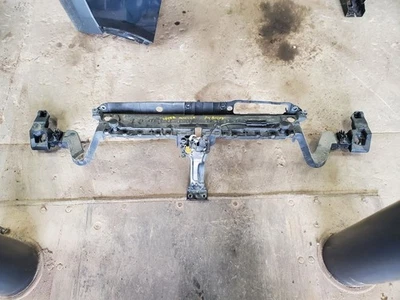 (ТОЛЬКО САМОВЫВОЗ) Верхняя наружная опора сердечника радиатора подходит для 16–18 MKX 1964076 - Изображение 1 из 4