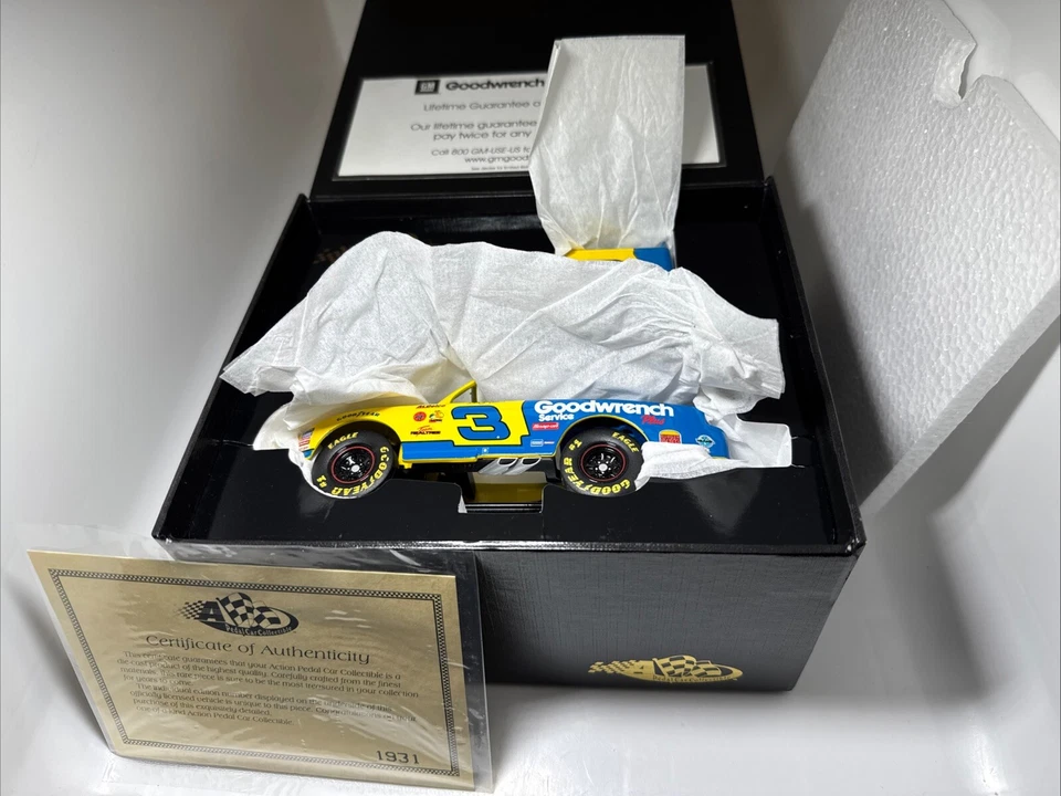 Dale Earnhardt Sr Acción Diecast Pedal Car & Trailer GOODWRENCH Wrangler RCCA Foto 1 de 4