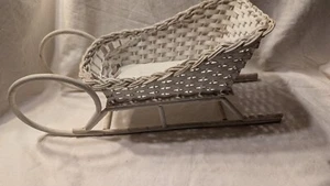 VINTAGE SANTA CLAUS WICKER BASKET SLEIGH WHITE CHRISTMAS SNOW - Picture 1 of 5