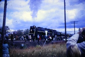 ORIGINAL 35mm SLIDE 1966 CN 6218 TRAIN LOCOMOTIVE RAILROADS - Picture 1 of 1