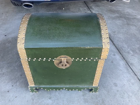 Vintage studded trunk Cover