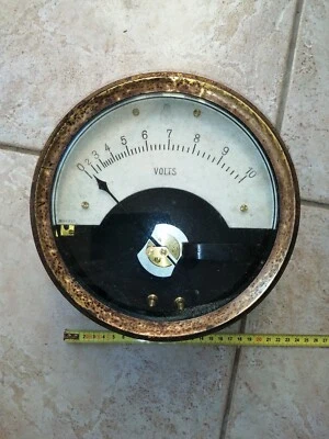 O3- Gros voltmètre ancien en laiton 20,5cm de diamètre déco industrielle LOFT - Photo 1/4