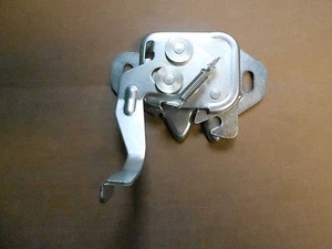 Fits 67 68 Dart Hood Latch 1967 1968 NEW - Foto 1 di 1