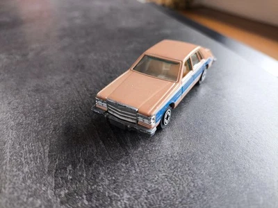 1/64 YATMING 1026 CADILLAC SEVILLE HONG KONG EXC - Photo 1/4