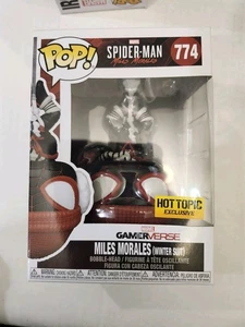 Funko Pop! Vinilo: Marvel - MILES MORALES (Traje de Invierno) 774 - Exclusivo Hot Topic - Imagen 1 de 6