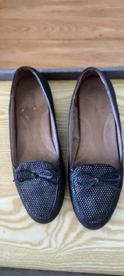 Aerosoles Feel Good Slip-on Loafer Size 9.5 M VG Pre-owned Condition  - Image 1 of 4