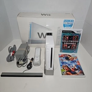 Nintendo Wii White Console RVL-001 Bundle With Box and 2 Games, Tested Working - Picture 1 of 6