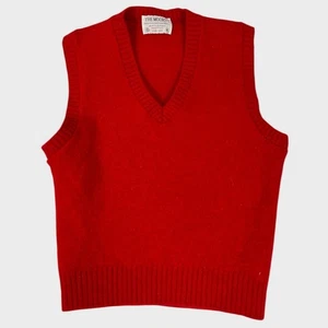 The MOORS SHRUNKEN Medium Spun in Scotland Lord Jeff Shetland Wool  Red Vest  - Picture 1 of 7