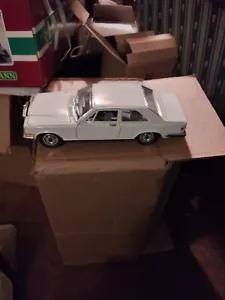 BBurago 1/22 Scale Diecast White Rolls Royce Camargue cod. 3001 - Picture 1 of 2