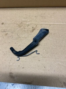 Pre-owned Trigger assembly from a Homelite XL, No 10618 1.6 CID,14" chainsaw - Bild 1 von 3