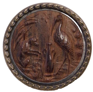 Botón grande antiguo de madera para cuadro fábula El zorro y la cigüeña BONITO 1 y 5/16 - Imagen 1 de 5