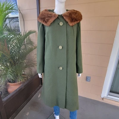 Abrigo de lana verde vintage años 60 trinchera cuello de piel de visón para mujer talla XXL hecho en Unión EE. UU. Foto 1 de 4