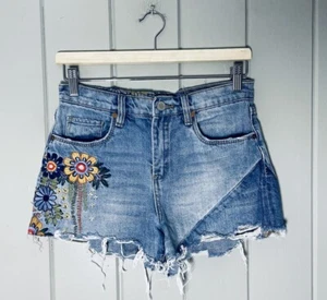 Blank NYC The Barrow Vintage High Rise Short 26 Floral Embroidered Cutoffs - Picture 1 of 7